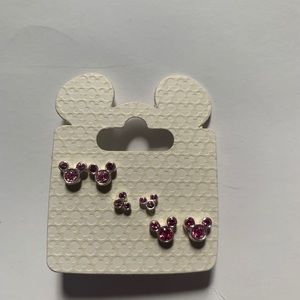 ⭐️⭐️NWT Disney Mickey Mouse stud earrings